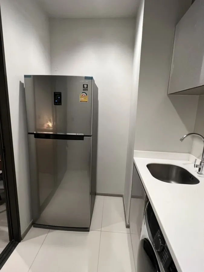 Condo for rent, Life Asoke-Rama 9, ready-to-move-in condo on prime location, business area, urgent!!