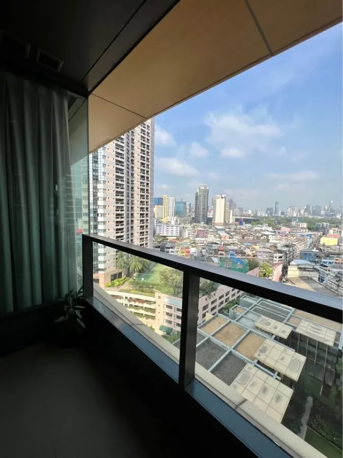 ขาย ให้เช่า The lumpini 24 ห้องอยู่ชั้นสูงมากๆ ได้วิวเมืองเริ่ดๆ พร้อมเฟอร์ฯอย่างดี จองก่อนได้ก่อนนะ