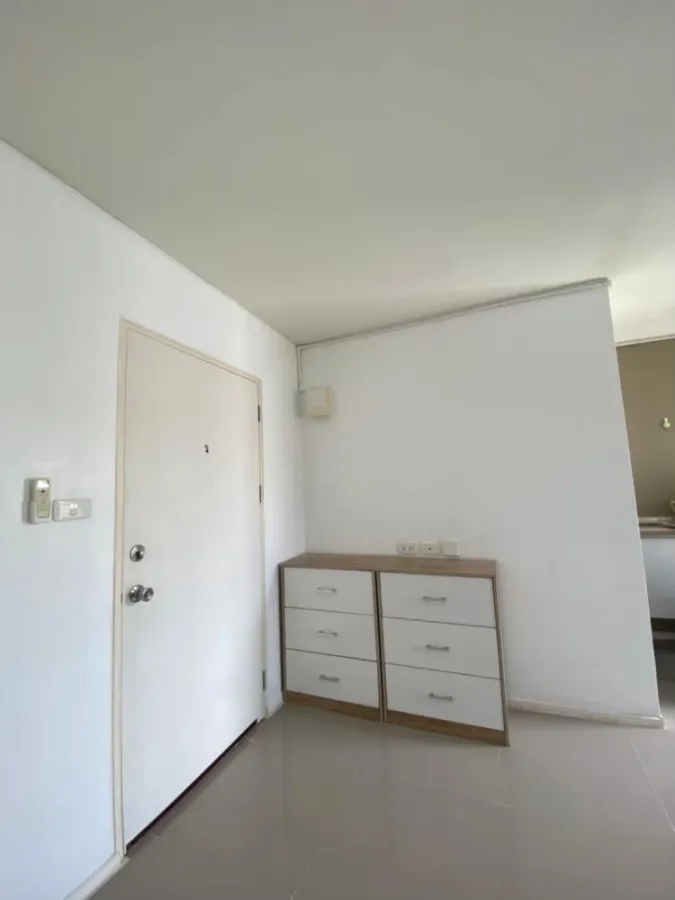 For sale: Lumpini Township, Rangsit, Khlong 1, Building A4, 8th floor, comes with complete decoration. Book now, urgent.