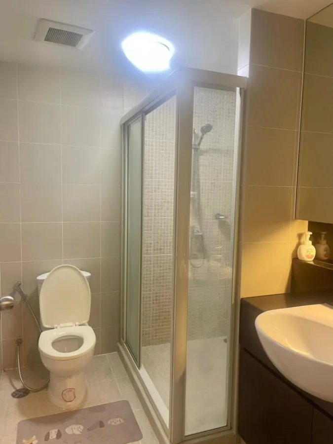 For sale, for rent, Centric Scene Phahonyothin 9, corner room, spacious, built-in furniture. Reserve first and stay first.
