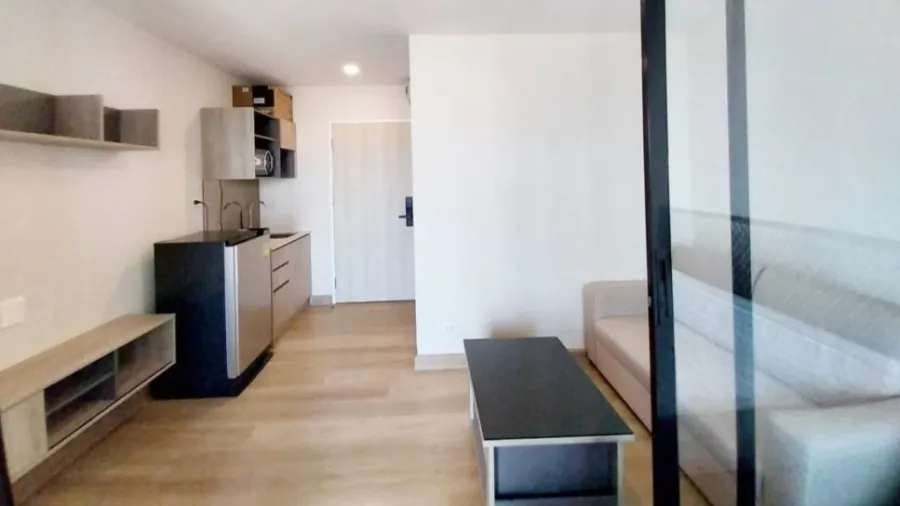 For rent: The Indeed Condo Amata, 5th floor, partitioned room, fully furnished, reserve now!