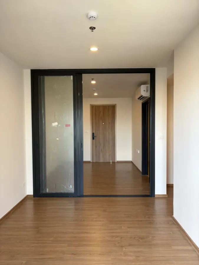 Selling The Line Vibe condo units. Spacious and comfortable, with the option to decorate to your liking. Book now!