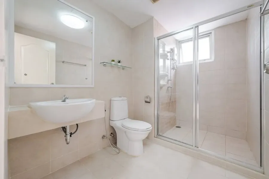Selling a large Prima Srinakarin condo, perfect for families and couples. Enjoy a peaceful and private atmosphere. Don't miss out!