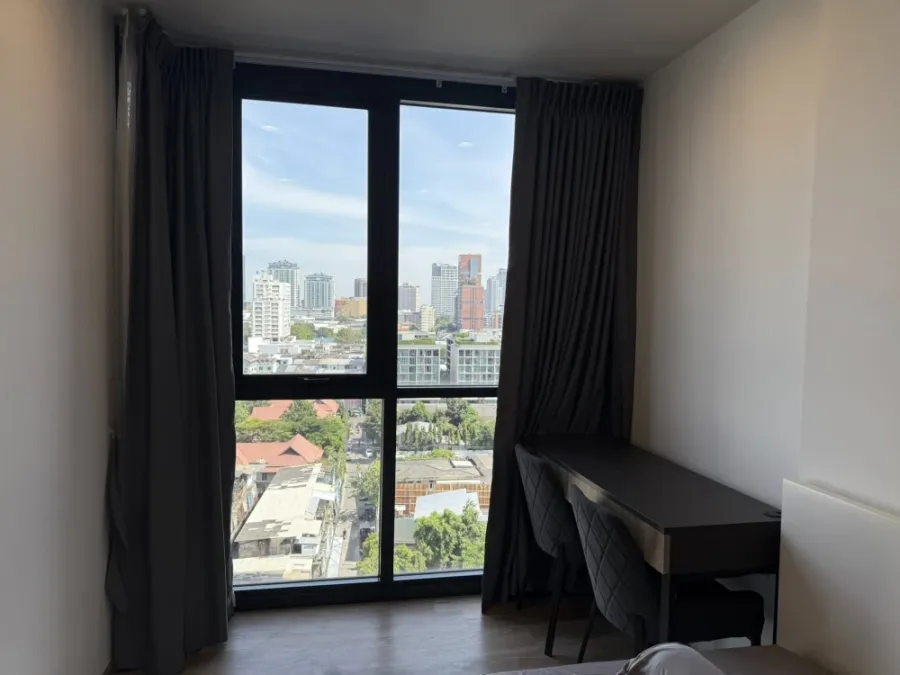 ขาย ให้เช่า Oka Haus Sukhumvit 36 ห้องน่าอยู่ วิวสระ ทำเลดี เดินทางสะดวก รีบจองเลยตอนนี้