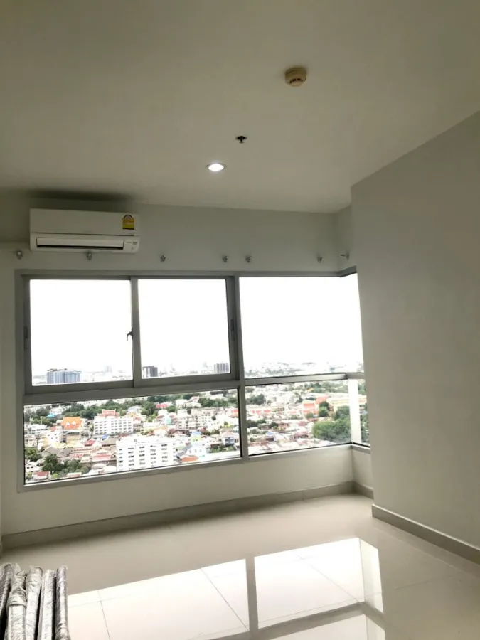 Condo for rent, The Parkland Taksin-Thapra, 25th floor, beautiful city view. The room is very spacious. Book now.