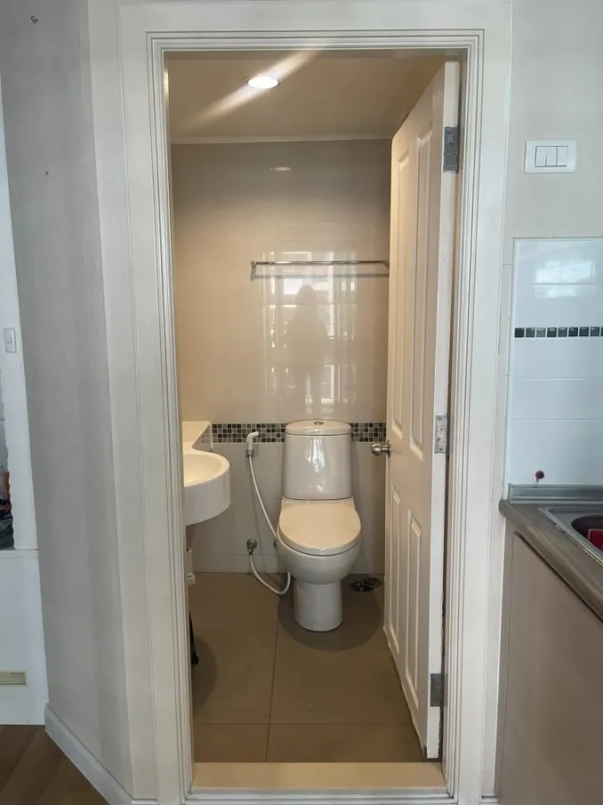 For sale: Lumpini Park Riverside-Rama 3, 27th floor, fully decorated, built in, ready to move in. If you don't reserve, you'll miss out.