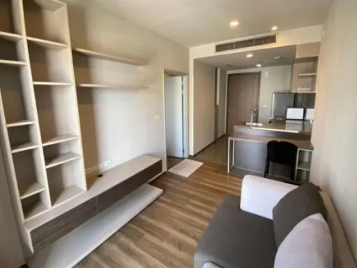 Urgent sale, Condo Onyx Phahonyothin, fully furnished and electrical appliances, 16th floor.