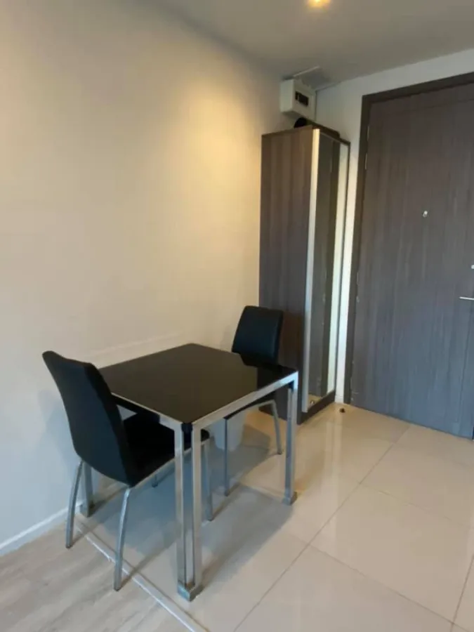 ขาย Quinn condo ชั้น 14 ห้องสวยมาก ตกตแต่งอย่างดี ชุดเฟอร์บิวท์อินรอบห้อง ดีแบบนี้ห้ามพลาดเลยจ้า