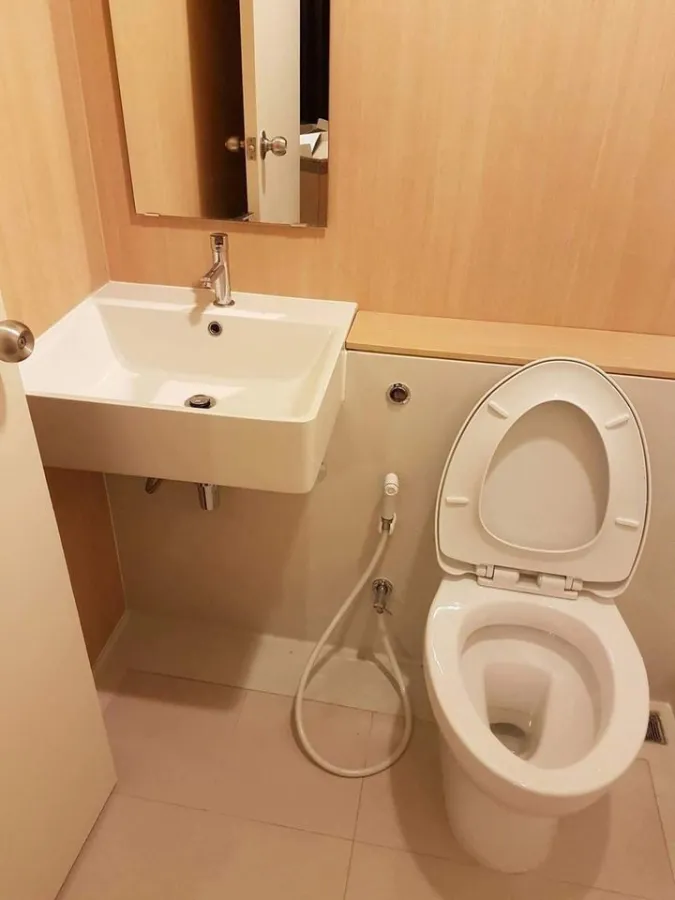 For sale, for rent!! Condo Condo Aspire Ratchada-Wong Sawang, 7th floor, swimming pool view. The room is fully decorated, you can move in!!