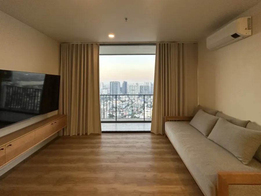 For rent: The Issara Ladprao, 43rd floor, unobstructed north view. Fully furnished with appliances, ready to move in.