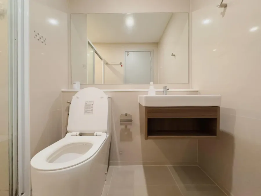 For sale: Aspire Sukhumvit-Onnut, One Bed Plus style, brightly decorated, fully furnished, with appliances. Reserve now.