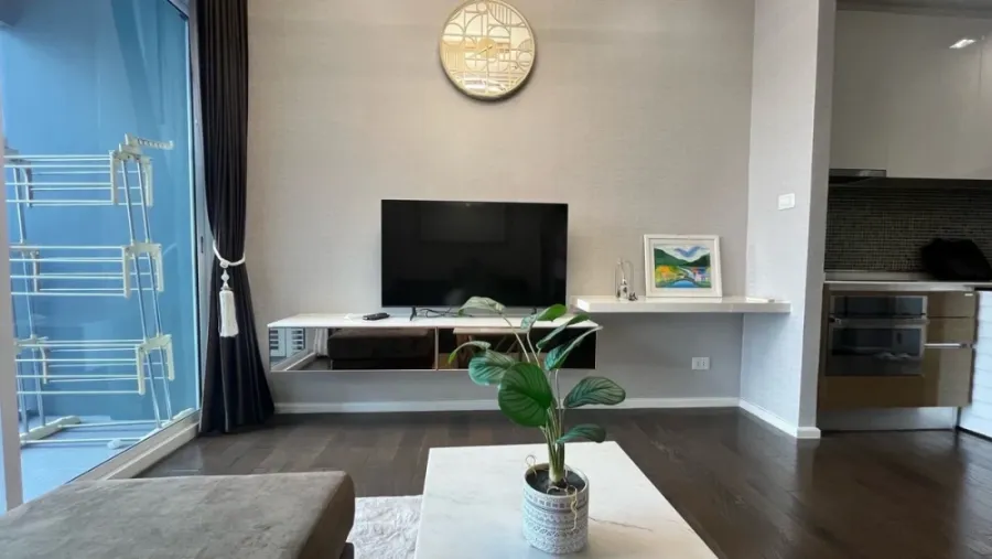 For rent: The Saint Residences, 8th floor, fully furnished. Book now! (Quickly!)