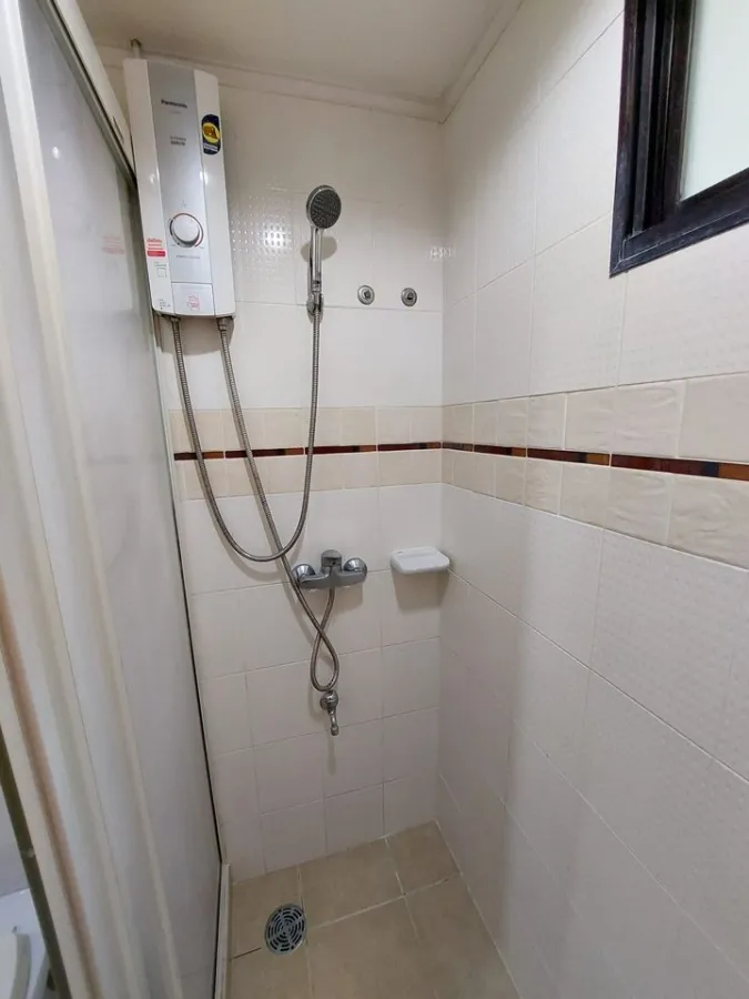 Condo for rent, Lumpini Place Phahol-Saphankwai, 17th floor, built-in furniture. Comes with a large sofa, book now.