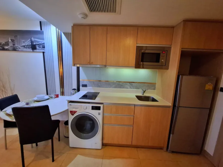 For sale or rent: The Cliff (South Pattaya) on Pratumnak Hill, Pattaya. Fully furnished room with beautiful sea view. Reserve now!