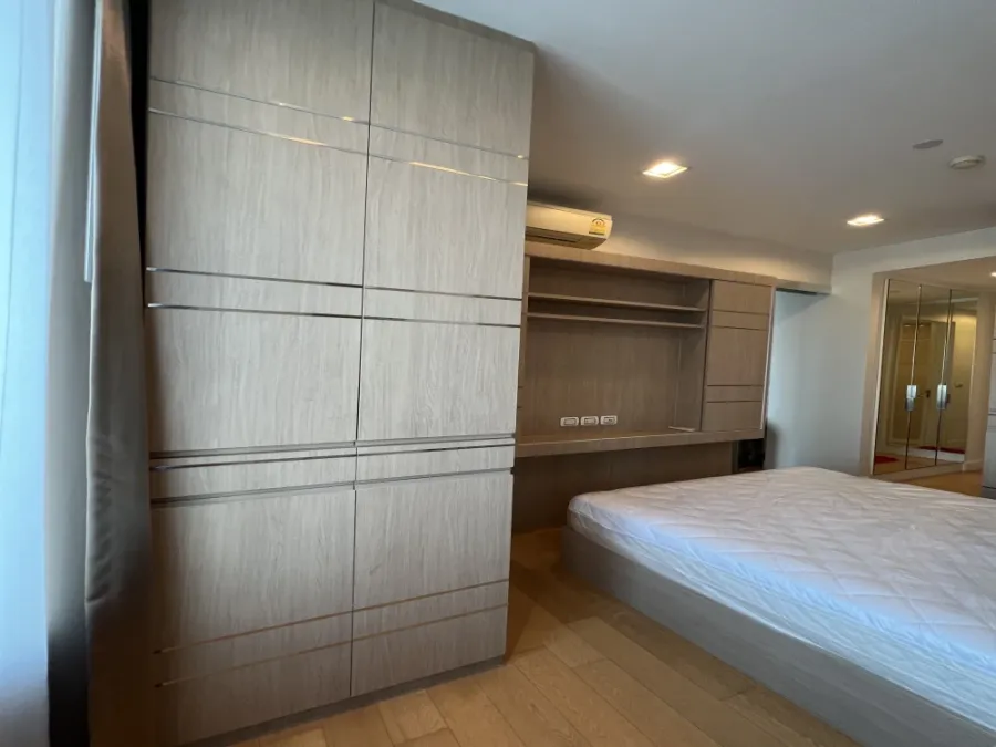 Urgent sale or rent!! Condo Equinox Phahon-Vipha, room number 345/381, good condition room, fully furnished, don't miss it!!
