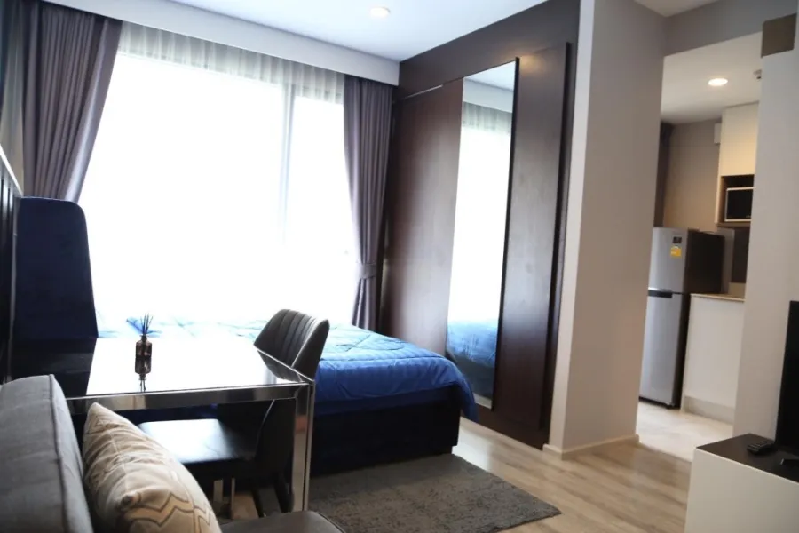 Condo for rent, Ideo Mobi Asoke, prime room. Complete in one place Just drag one bag and move in.