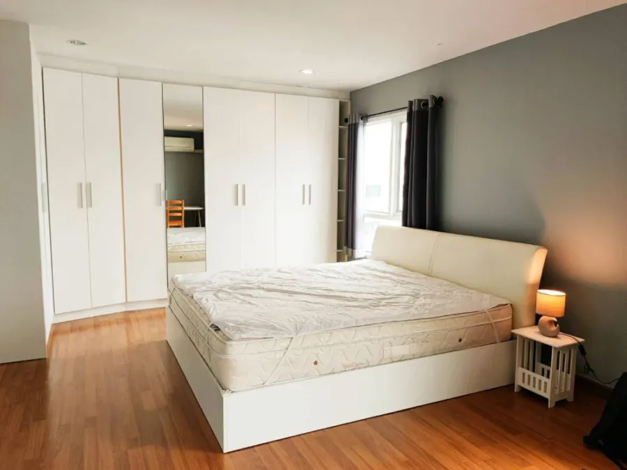 ให้เช่า Regent Home 22 สุขุมวิท 85 ห้องมุม แบบ Combine แบ่งสัดส่วนลงตัว เฟอร์นิเจอร์ครบ วิวโล่งนอกโครงการ ไม่มีตึกบัง อากาศดี เห็นรถไฟฟ้า จองเลย