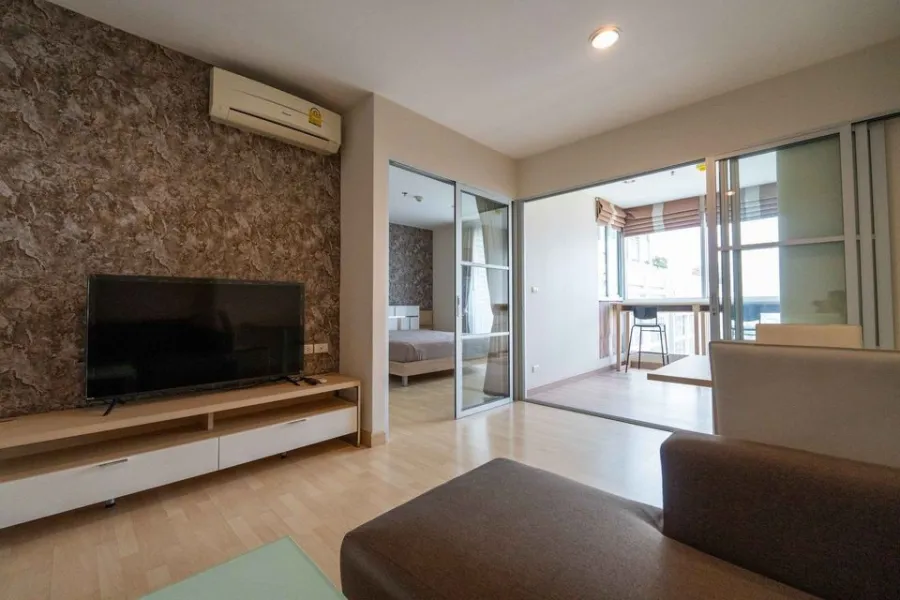 Condo for rent, Rhythm Ratchada, 32nd floor, good view, unblocked, beautiful room, wall with wallpaper, book now