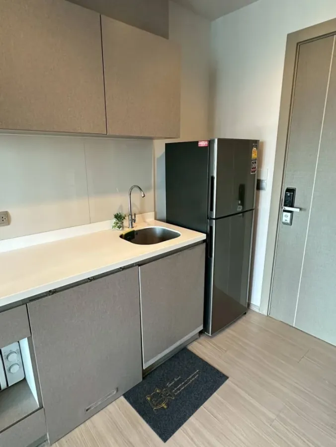 For rent: Life Asoke-Rama 9, studio room, fully furnished and equipped with appliances. Just bring your bags and move in!