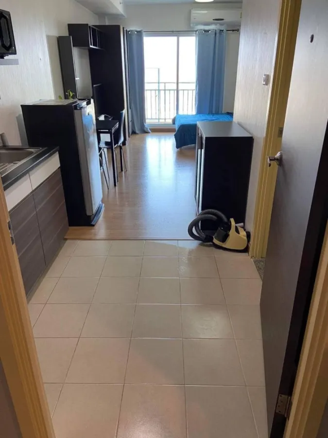 Supalai Marey Condo, 32nd floor, nice bedroom, affordable price. With a large TV. Series watchers shouldn't miss it.