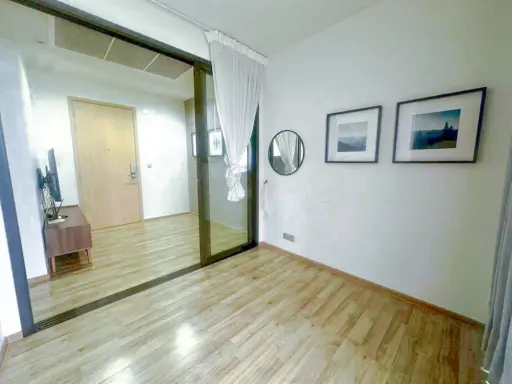 Selling The Line Jatujak, 1 bedroom, 1 bathroom. Great location, convenient transportation, beautiful city view. Don't miss out!