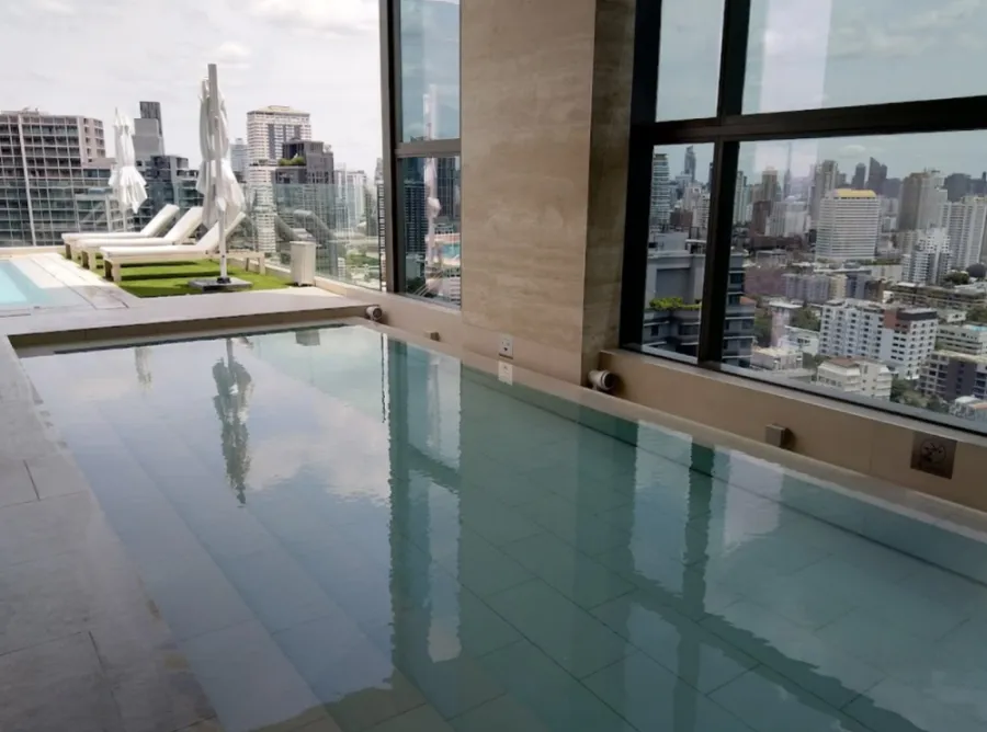 The Strand Thonglor for sale, fully decorated Buit-In room, hot room, quiet, ready to move in, book now.