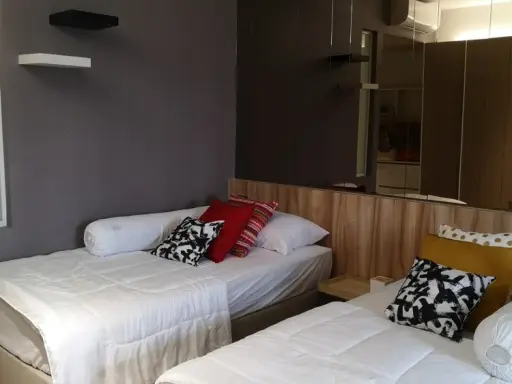 For rent: Triple Y Residence, opposite Chula fence, just walk across the zebra crossing. Fully furnished with built-in furniture. Hurry and book now.