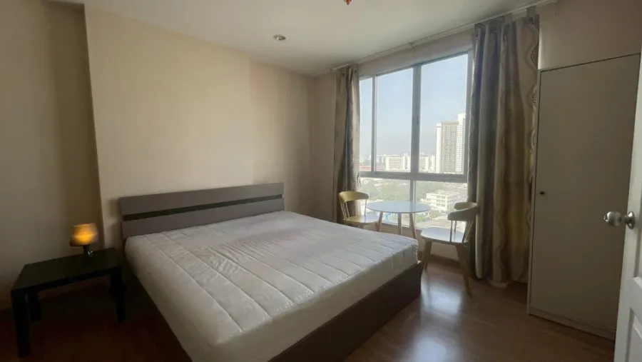 Condo for sale, The Tree Bang Pho Station, 15th floor, north, Rama 7 bridge view. Put wallpaper in the whole room