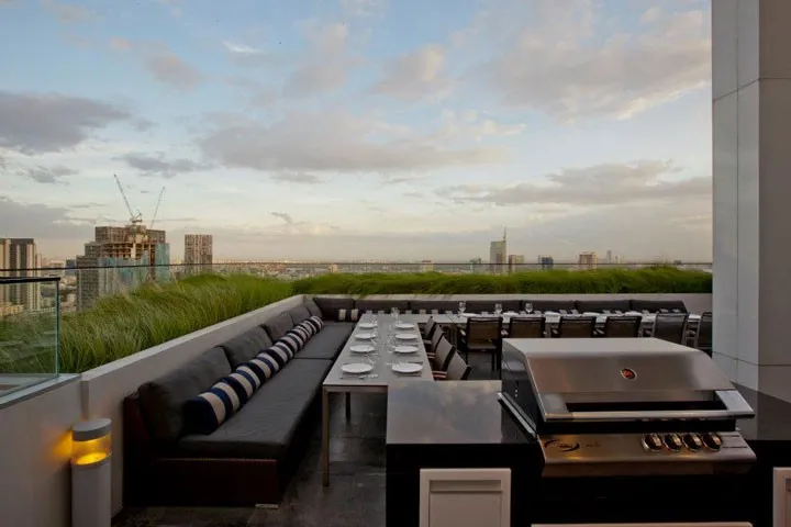 For rent, Aequa Sukhumvit 49, 18th floor, very spacious room, luxury condo, complete electrical appliances, hurry to book now.