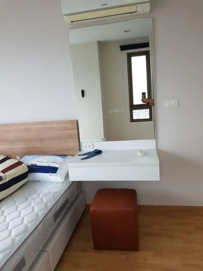 Condo for rent: Casa Condo-Asoke Dindaeng, spacious room, fully furnished, beautiful decoration, very good view. If interested, hurry before you miss it.