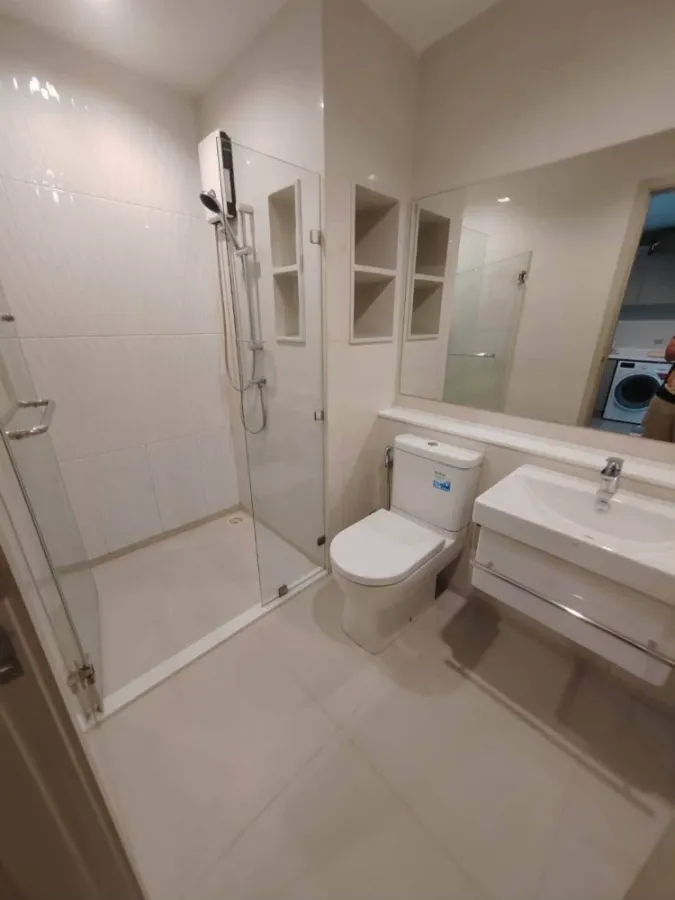 For sale or rent: Life Ladprao, Building B, 17th floor. Spacious and well-decorated unit. Don't just look, book now!