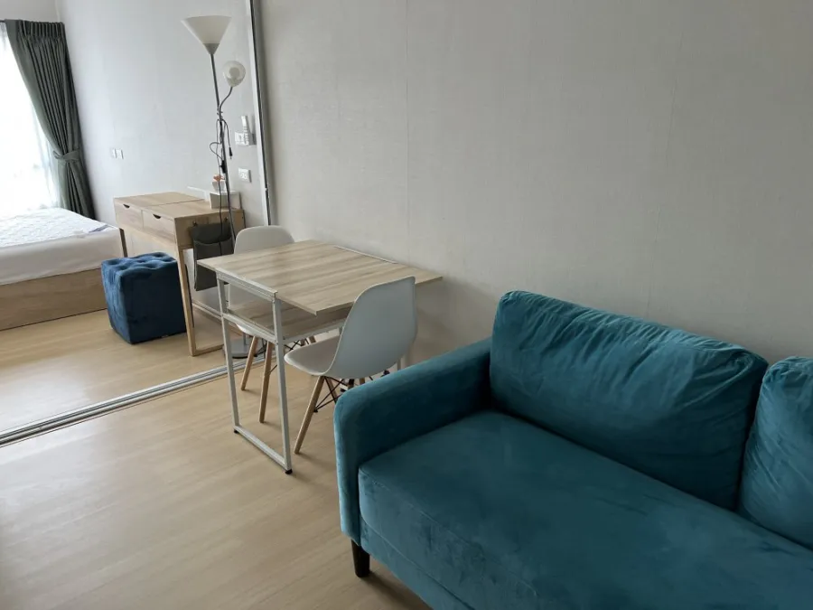 Beautiful room, fully furnished, pool view, clean room, for rent Plum Condo Rangsit Alive Phase 1 This room is complete, you should not miss it.