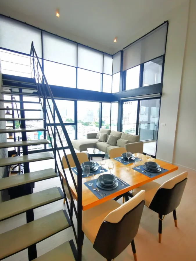 ให้เช่า The Lofts Silom ห้องชั้นสูง เฟอร์พร้อม รีบจองเลย