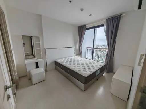 For rent: Rhythm Sukhumvit 42, 21st floor, high view, fully furnished, just bring your bags and move in.
