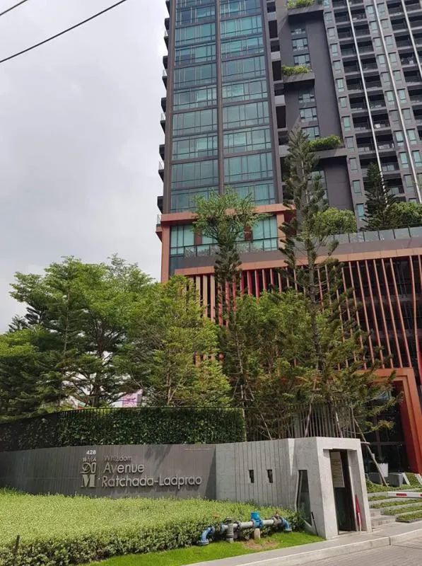 ห้องแต่งน่ารัก มีทุกอย่างพร้อมอยู่ และวิวสระว่ายน้ำแจ่มมาก Whizdom Avenue รัชดา ลาดพร้าว มาเช่าจ้า!!