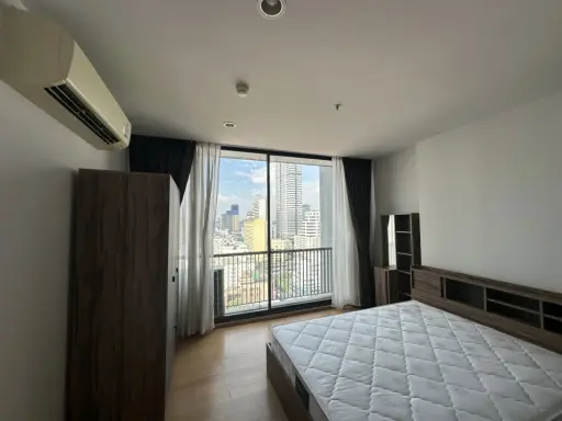 For rent: Noble Revo Silom, 1 bedroom, 1 bathroom. Fully furnished and equipped with appliances. Ready to move in!