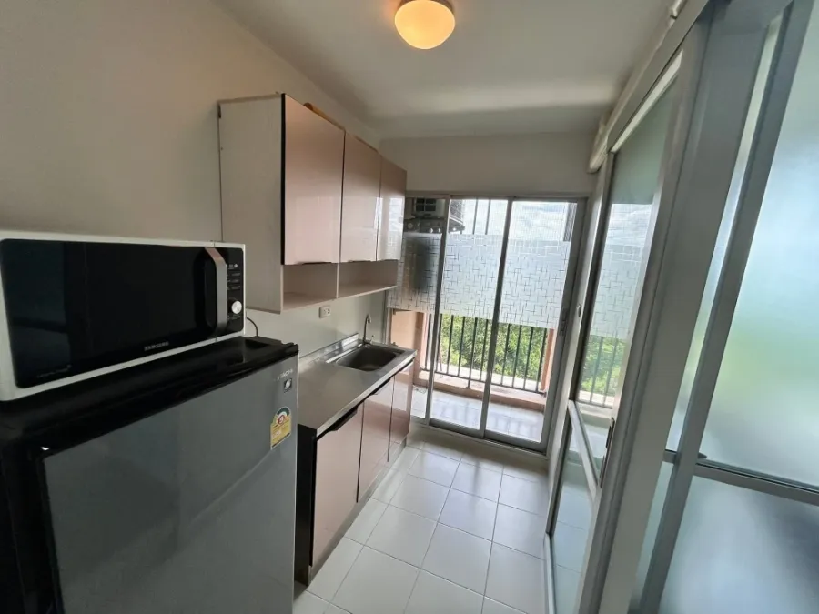 For rent: dcondo Campus Resort Rangsit, 8th floor, fully furnished, convenient location. Don't miss out!