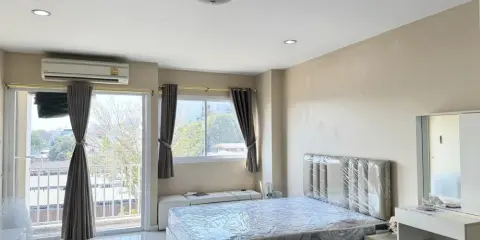 For rent Sense of London ห้องสะอาดน่าอยู่สุดๆ เตียงใหญ่หนานุ่มน่านอน หิ้วกระเป๋าเข้าอยู่เลย!!