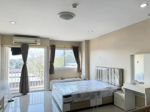 For rent Sense of London ห้องสะอาดน่าอยู่สุดๆ เตียงใหญ่หนานุ่มน่านอน หิ้วกระเป๋าเข้าอยู่เลย!!