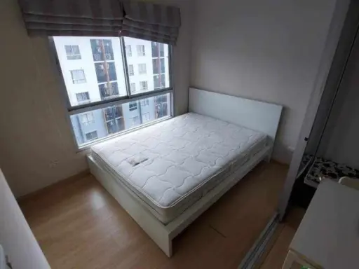 For sale: Plum Condo Bangyai Station, simply decorated but complete, with a very chill swimming pool view, very worth booking.