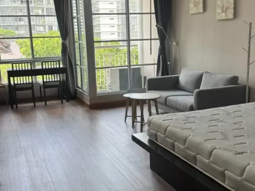 For rent: AP CitiSmart Sukhumvit 18, 1 bedroom, 1 bathroom. Spacious living area and fully equipped with amenities. You can't miss this opportunity! images