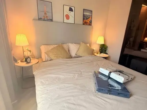 For rent immediately! Chapter Thonglor 25, fully furnished unit with high-quality built-in furniture. Amazing price! You'll regret not booking!