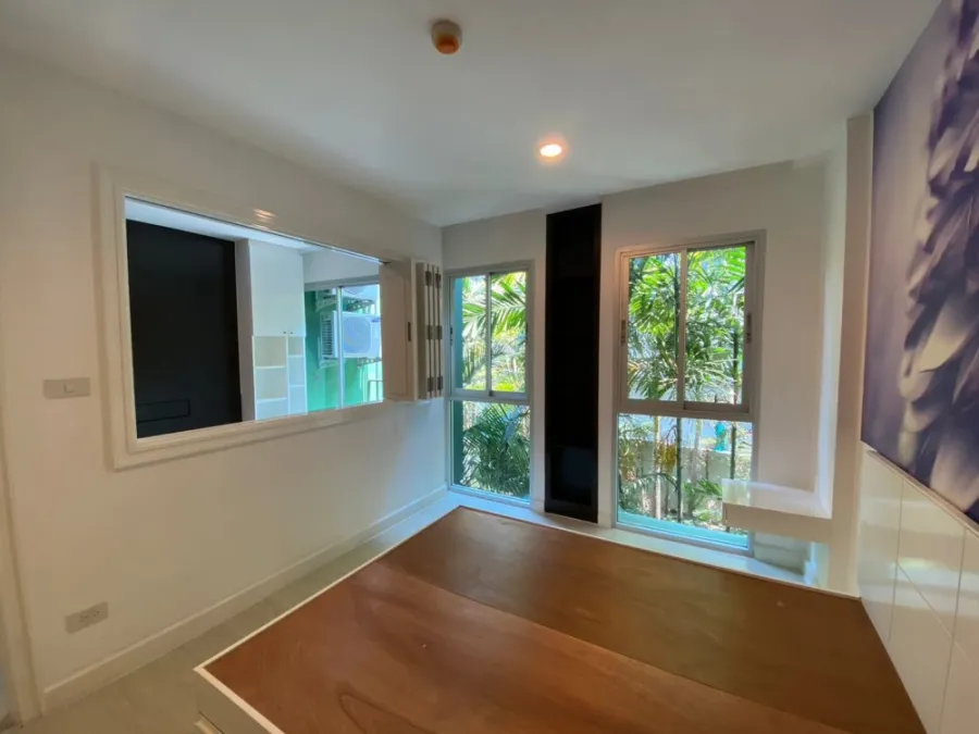 For rent, Park Exo, 1 bedroom, 1 bathroom, complete with electrical appliances. Good furniture. If interested, reserve now.
