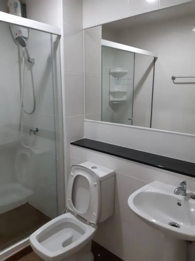 For rent: Regent Home Bang Son, Building C, 19th floor, swimming pool view. The room is divided into proportions, fully decorated, livable. Book now.