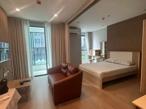 For sale or rent: Ideo Q Chula–Samyan 1-bedroom unit. Great location, pool view, convenient transportation. Don't just look, book now! images