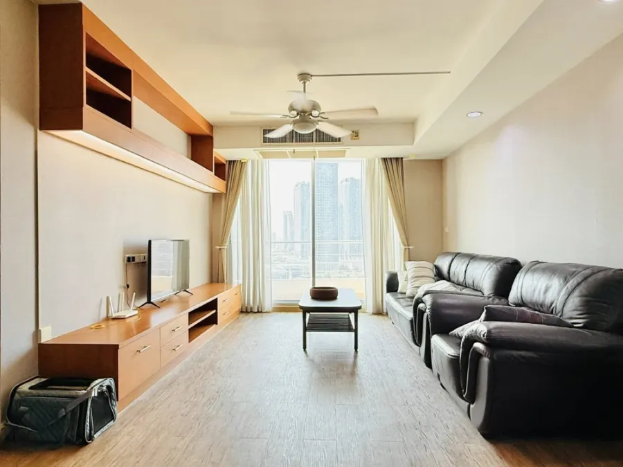 Selling Supalai Park Paholyothin 21, 14th floor, fully furnished, ready to move in. Book now!