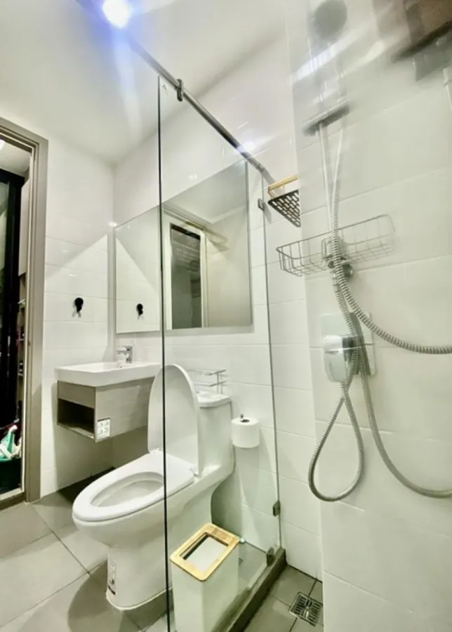 Sold with tenants!! Condo Knightsbridge Prime On Nut, 19th floor, city view, fully furnished, ready to move in. Book now!!