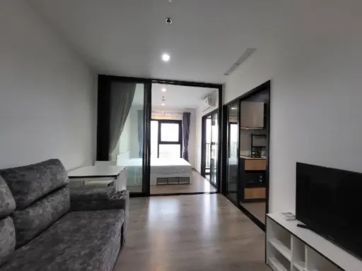 For rent The Base Phetkasem, partition room, fully furnished, with furniture and electrical appliances, ready to move in. Book now. images