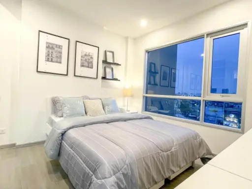 For rent: The President Charan - Yaek Fai Chai Station, very minimal room, very comfortable to sleep, good price, don't miss it.