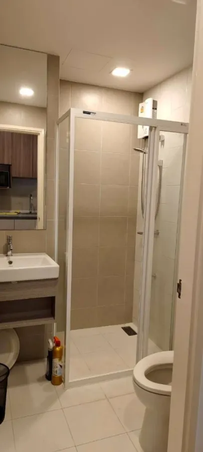 For rent: Kave Town Shift, 3rd floor, outside view, nice room, comes with complete decorations, book now.
